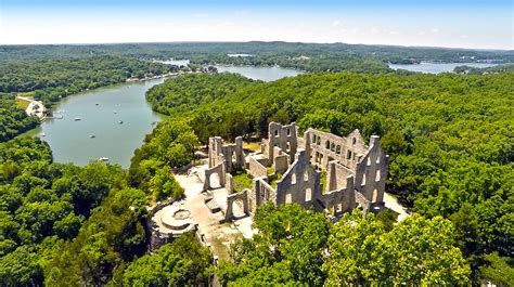 travel guide lake ozark|9 Top.